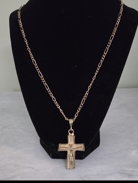 Jewelry - Vintage Gold Textured 2" Crucifix Cross Pendant 20" Figaro Chain Necklace